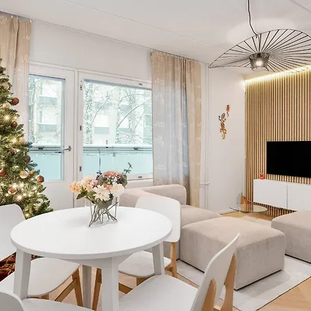 Arctic Circle Base: 1br, Sauna, Parking * רובניימי