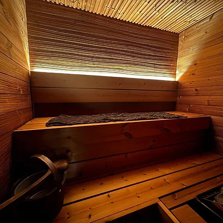 Arctic Circle Base: 1br, Sauna, Parking Appartement Rovaniemi